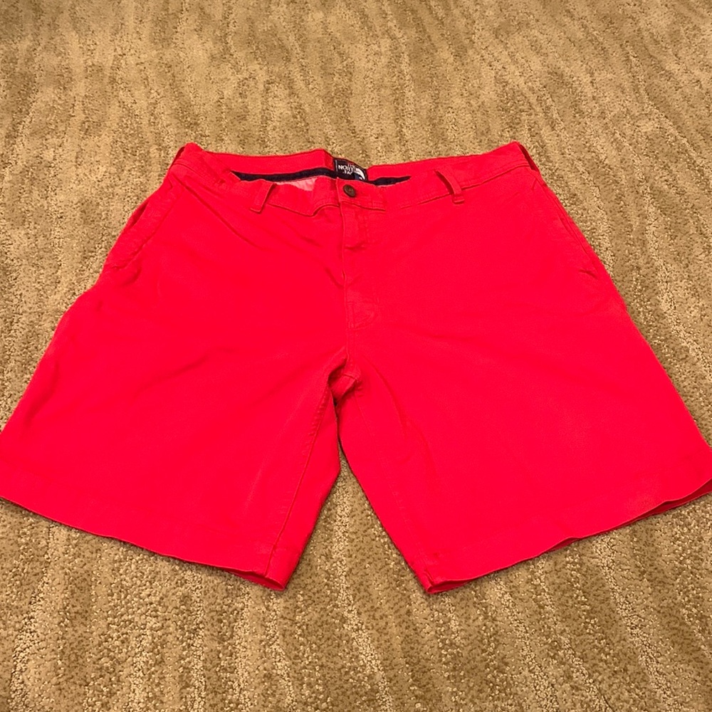 The North Face 36 Regular Red Shorts